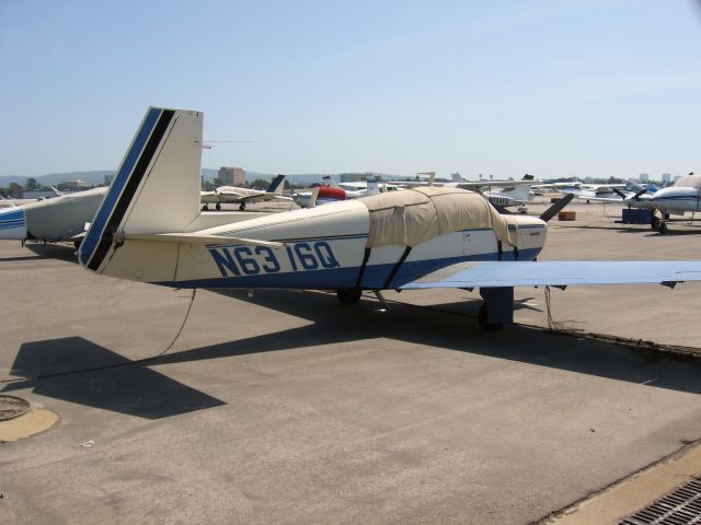 Mooney M-20 Turbo (N6376Q) - PARKED AT SANTA ANA