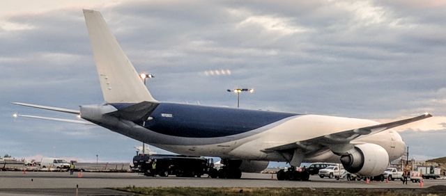 Boeing 777-200 (N702GT) - Cargo Apron, Anchorage International Airport