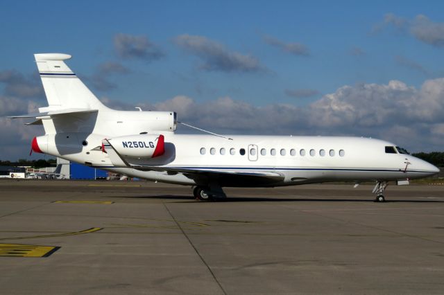 Dassault Falcon 7X (N250LG)