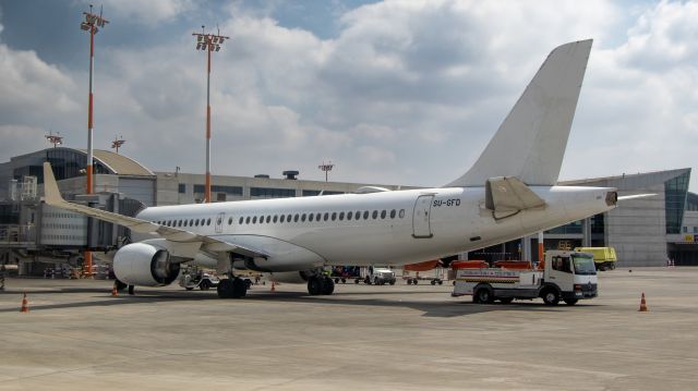 Airbus A220-300 (SU-GFD)
