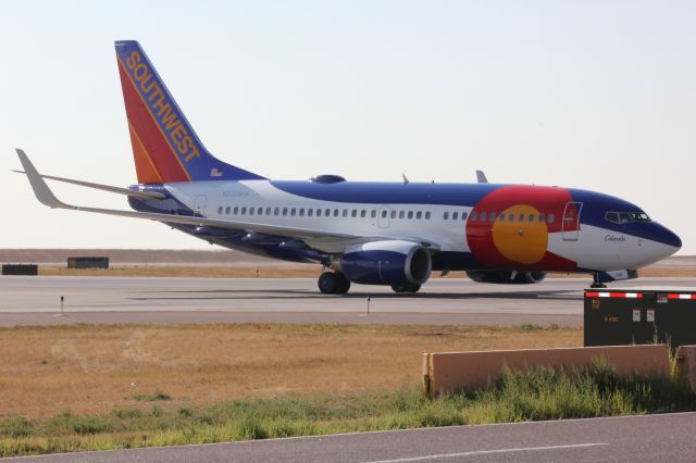 Boeing 737-700 (N230WN) - New paint showing the Colorado state flag.