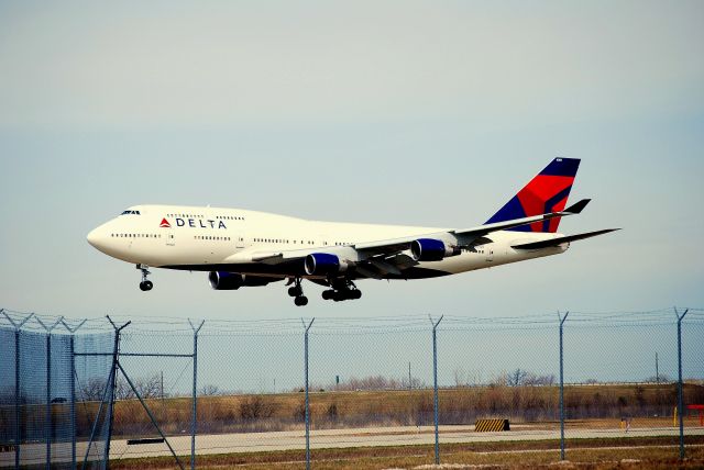 N747 — - A coat of fresh paint from NWA to DELTA!!