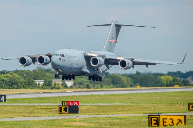 Boeing Globemaster III (00-0182)