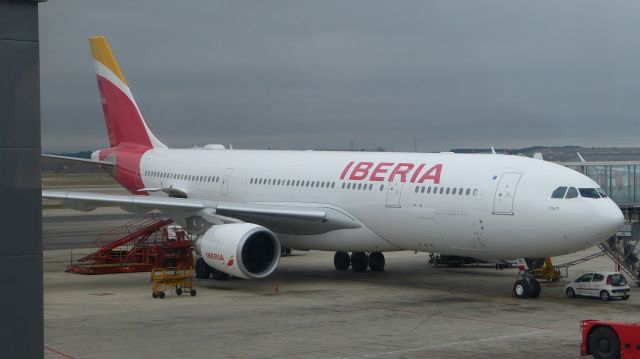 Airbus A330-200 (EC-MNL) - Heading out to Miami