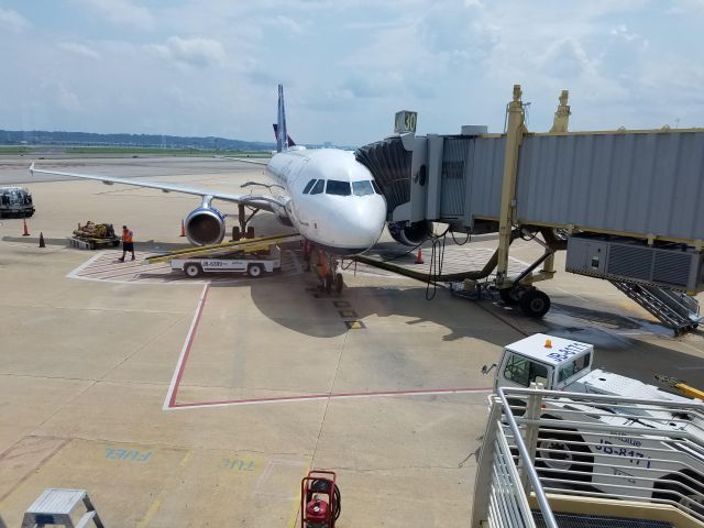 Airbus A320 (N583JB) - Took this pic of JetBlue Airways, under the name "Bluesville", just prior to my flight to Fort Lauderdale.