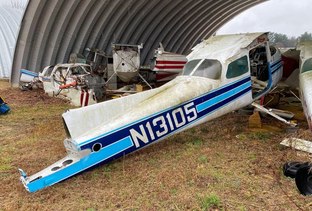 Cessna Skyhawk (N13105)