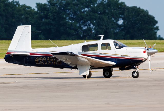 Mooney M-20 (N212WD)