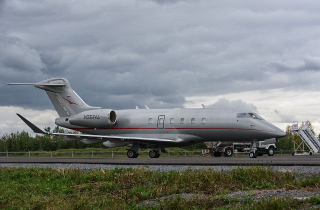 Canadair Challenger 350 (N351VJ)