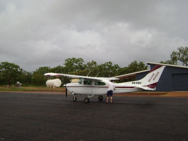 Cessna Centurion (VH-PBV) - from runway side at Lombadina/Dampier Peninsula