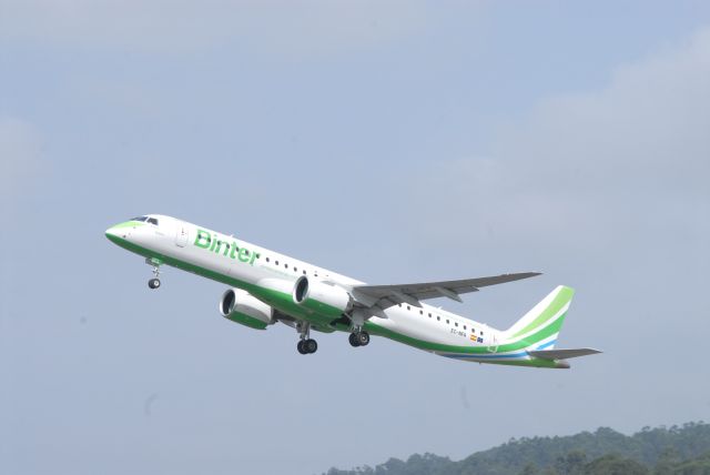 EMBRAER ERJ-190-400 (EC-NFA) - EC-NFA TakeOff From LEVX To GCXO. 28-08-2021