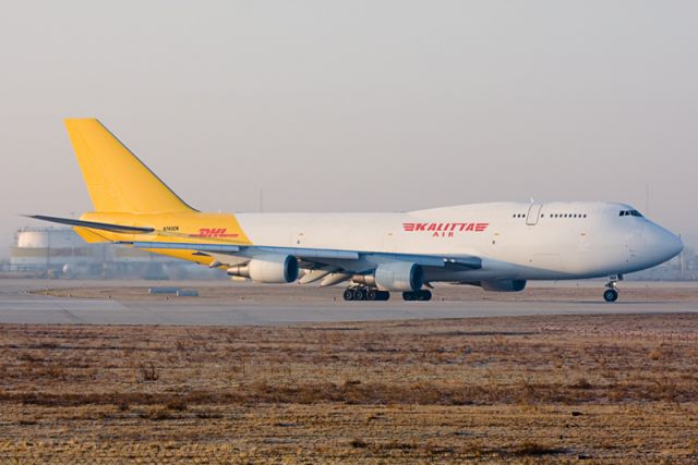 Boeing 747-400 (N743CK) - early morning and -3°C