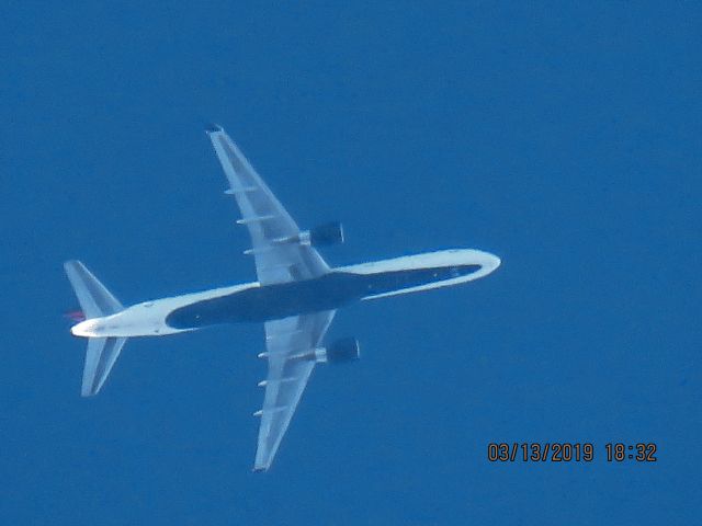 Boeing 757-200 (N718TW)