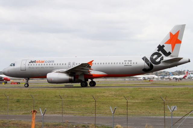 Airbus A320 (VH-VQO)