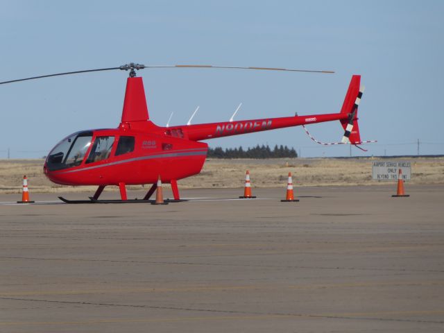 Robinson R-44 (N900FM)