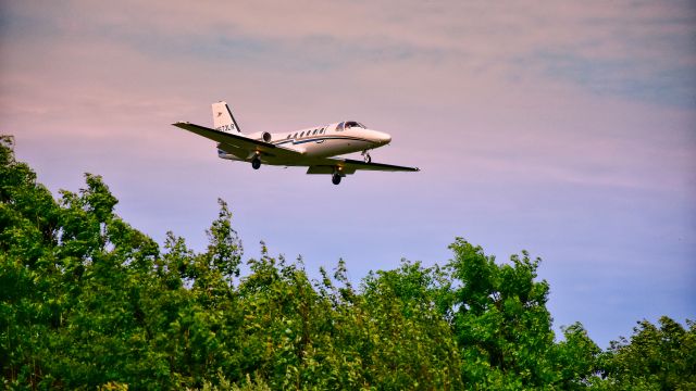 Cessna Citation II (N673LR) - Cessna Citation II approaching runway 23 at New Bedford Airport (02-June-2021)