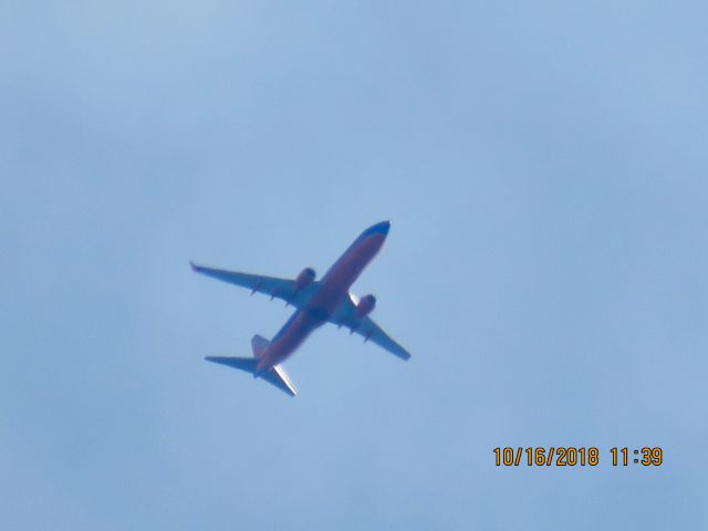 Boeing 737-800 (N8609A)