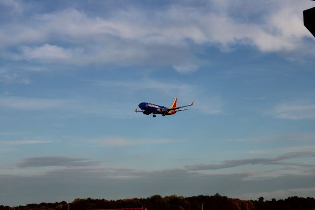 Boeing 737-800 (N8669B) - 22 April 2019