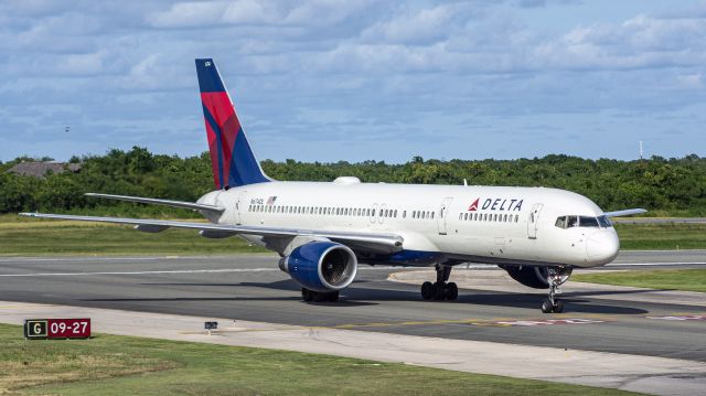 Boeing 757-200 (N674DL) - 12/28/23