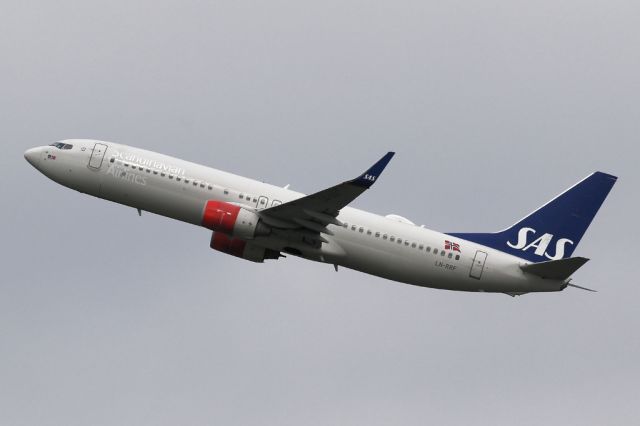 Boeing 737-800 (LN-RRF) - SAS4608 departing on the return to Oslo.