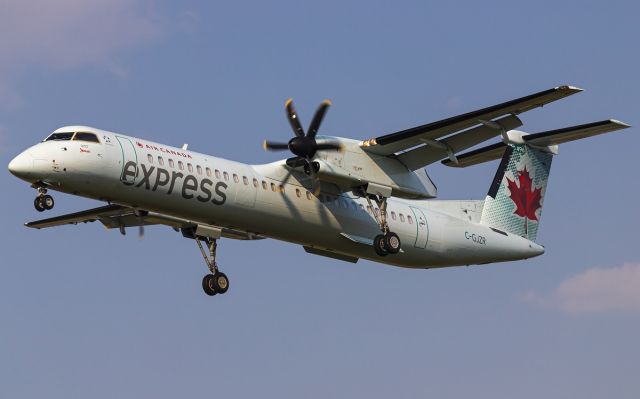 de Havilland Dash 8-400 (C-GJZR)