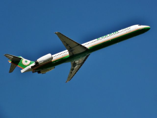 McDonnell Douglas MD-90 (B-17923)