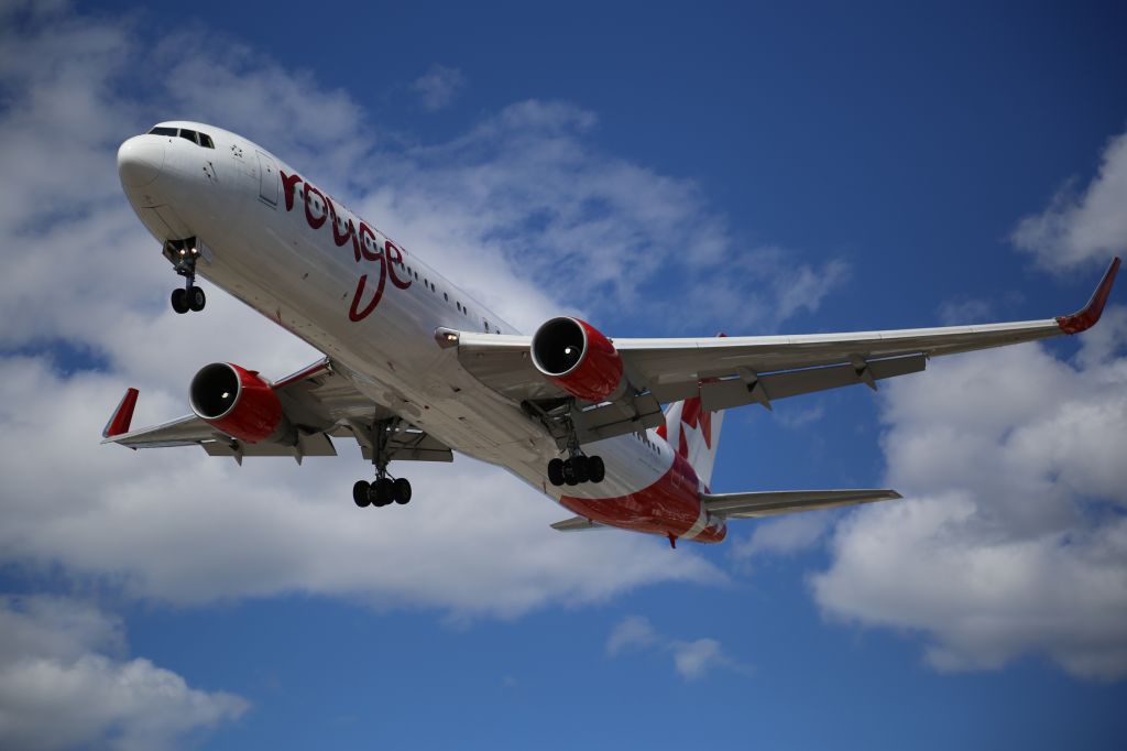 C-FMLV — - Final Approach of Runway 23 at Pearson International Airport, Toronto, Canada.