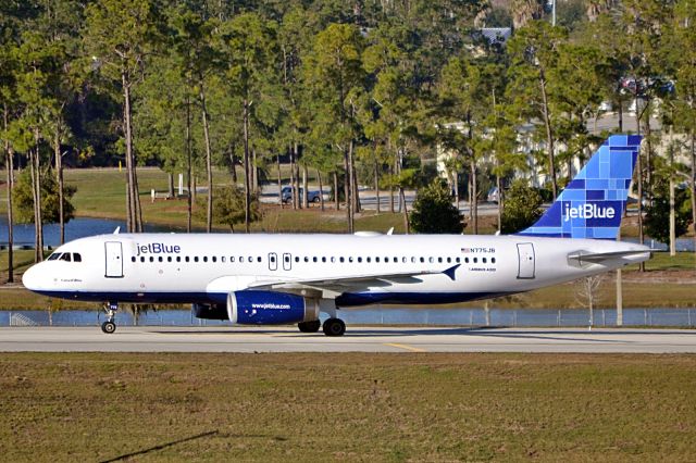 Airbus A320 (N775JB)