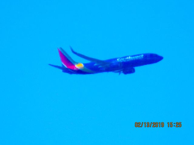 Boeing 737-800 (N8697C)