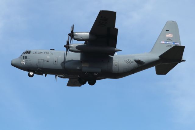 Lockheed C-130 Hercules (93-1037) - 12/01/2022: A Hercules USAF, flight from Italia,  upon landing on runway 26.