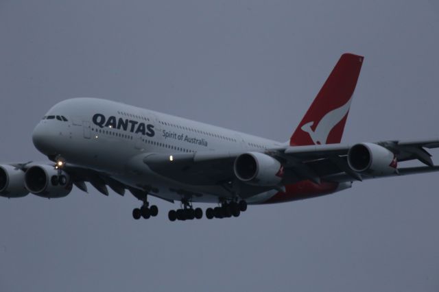Airbus A380-800 (VH-OQL)