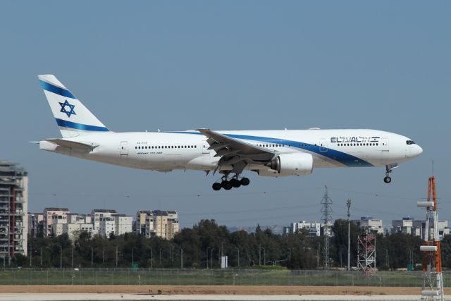 Boeing 777-200 (4X-ECB) - 29/02/2024:br /Flight LCA > TLV< short final to rwy12.