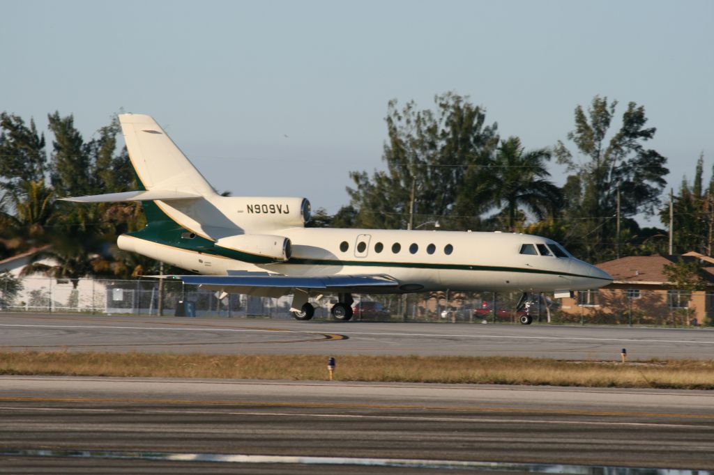 Dassault Falcon 50 (N909VJ)