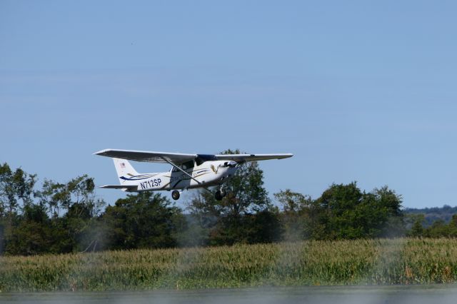 Cessna Skyhawk (N712SP)