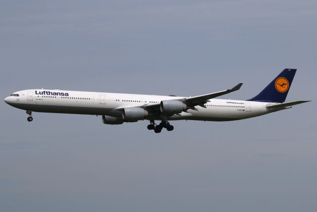 Airbus A340-600 (D-AIHV)