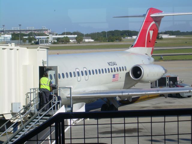 McDonnell Douglas DC-9-30 (N1334U)