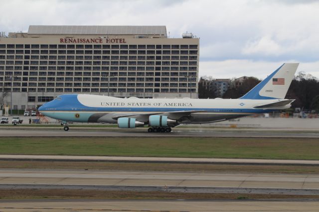 Boeing 747-200 (92-9000)