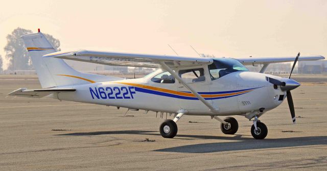 Cessna Skylane (N6222F)