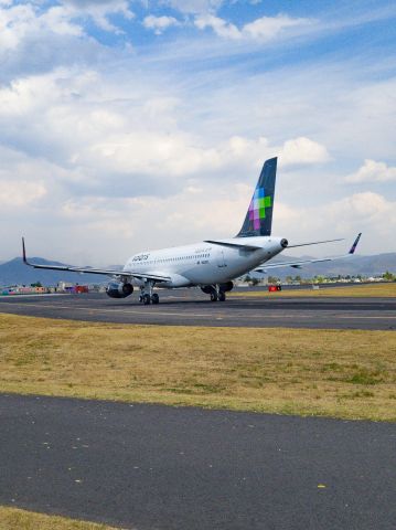 Airbus A320 (N520VL) - Despegue Marzo 11 2024 04:57 PM Aeropuerto Internacional Toluca Alexa Rin Rosalio 