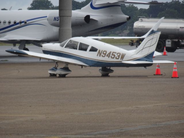Piper Cherokee (N9453W)