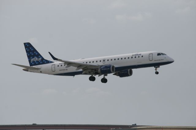 Embraer ERJ-190 (N203JB)