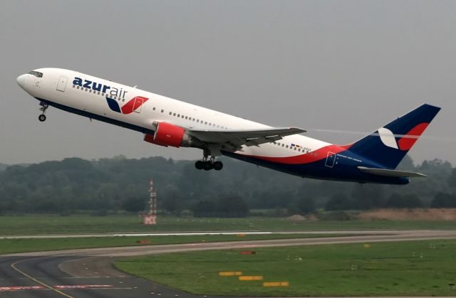 BOEING 767-300 (D-AZUC)