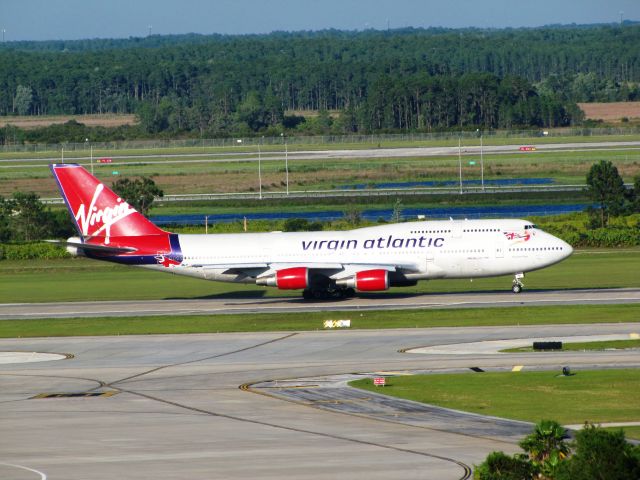 Boeing 747-400 (G-VTOP)