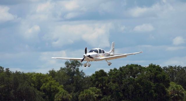 Cirrus SR-22 (N929SE)