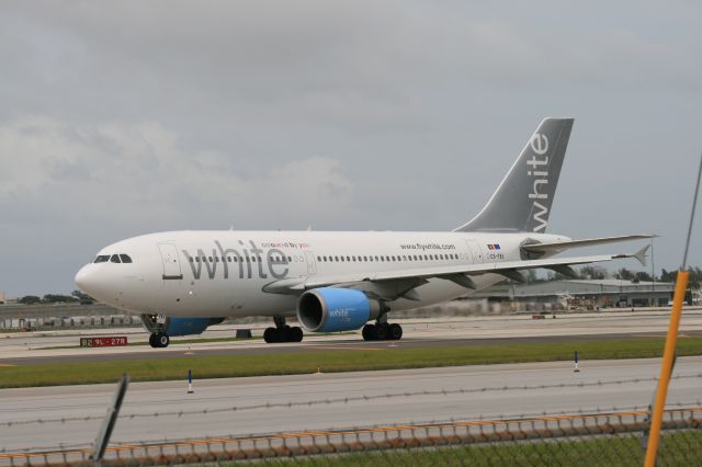 Airbus A310 (CS-TEJ)