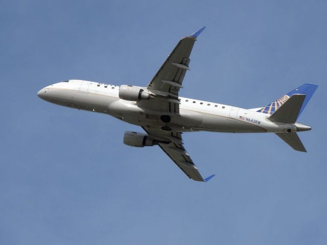 Embraer 170/175 (N643RW)