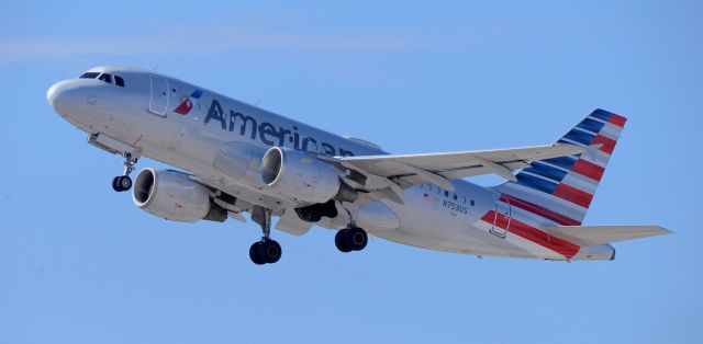 Airbus A319 (N753US) - phoenix sky harbor international airport 07MAR20