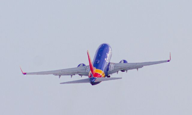 Boeing 737-700 —