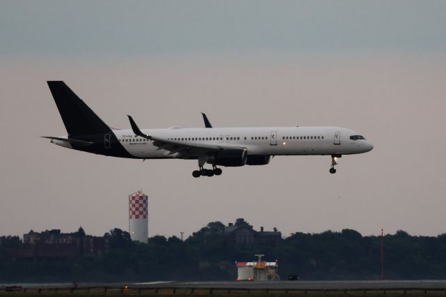 Boeing 757-200 (TF-FIA) - EWR weather diversion
