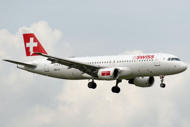 Airbus A320 (HB-IJI)