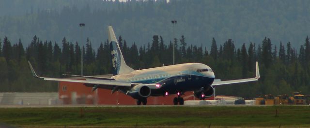 — — - Boeing Colors, Alaska Airlines.